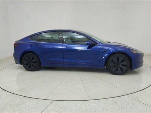 Used 2025 Tesla Model 3 Long Range image 61