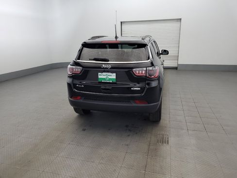Used 2019 Jeep Compass Latitude w/ Cold Weather Group AWD/4WD image 7