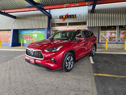 Used 2024 Toyota Highlander XLE