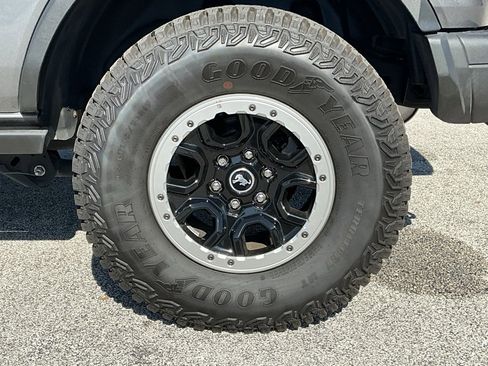 Certified 2022 Ford Bronco Black Diamond w/ Sasquatch Package image 32