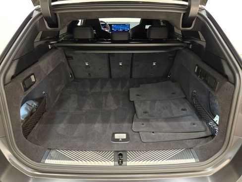 Used 2025 BMW M5 Touring image 24