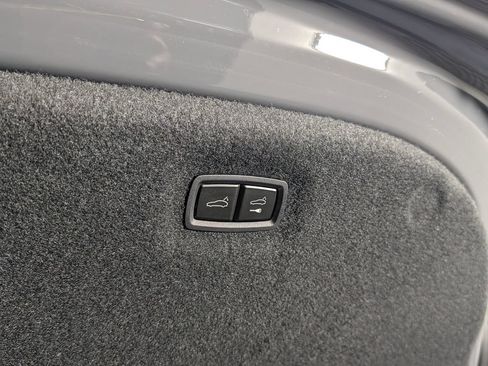 New 2026 Porsche Taycan 4S AWD/4WD image 19