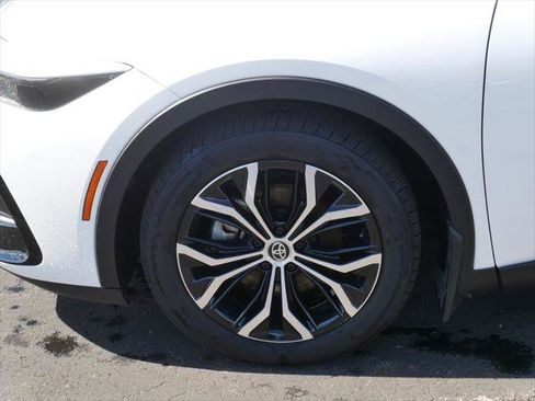 Certified 2023 Toyota Crown XLE image 8