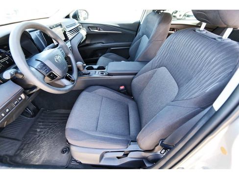 Used 2025 Toyota Camry LE image 11