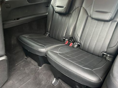 Used 2017 Mercedes-Benz GLS 450 4MATIC image 19