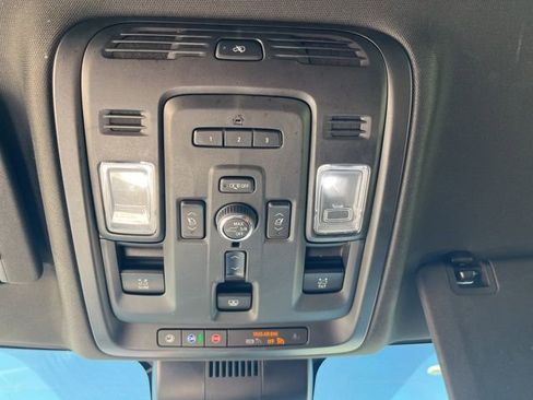 Used 2024 GMC Yukon XL Denali Ultimate AWD/4WD image 16