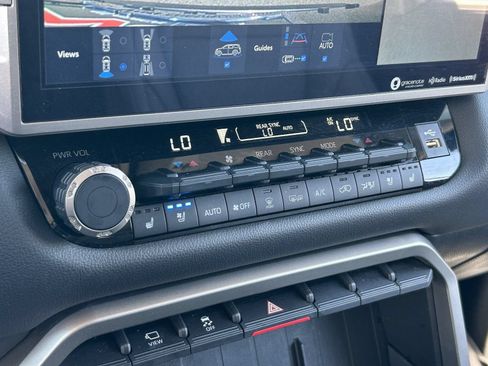 Used 2023 Toyota Sequoia Limited AWD/4WD image 32