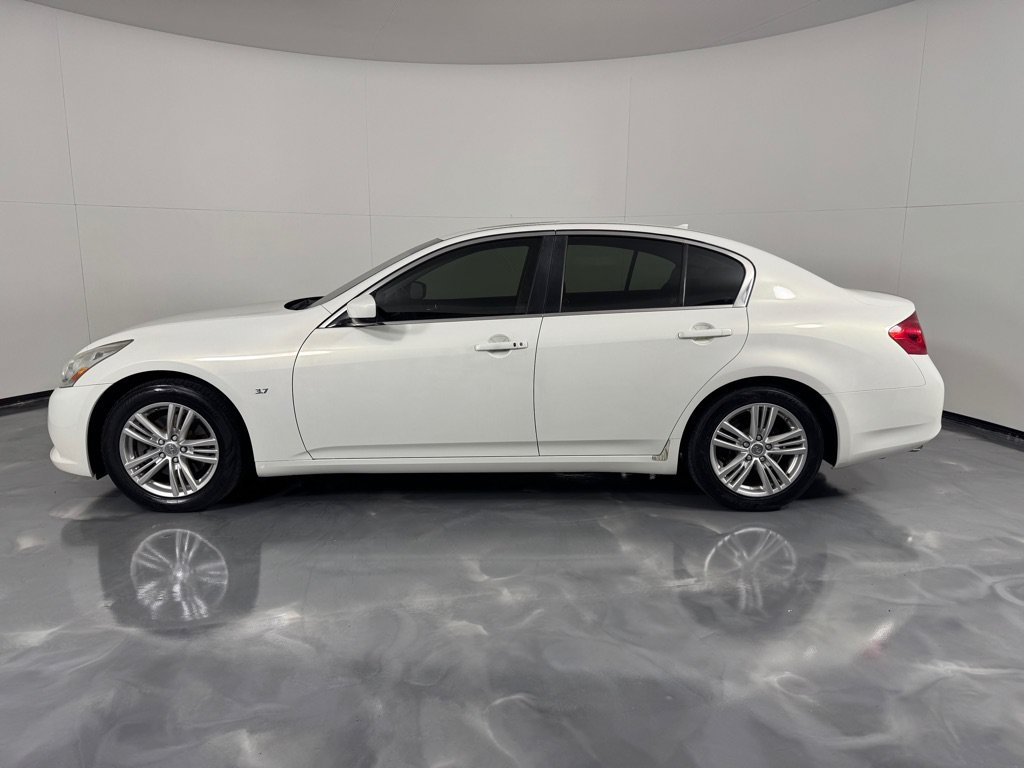 Used 2015 INFINITI Q40 w/ Navigation Package RWD image 6