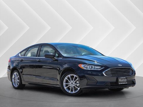 Used 2020 Ford Fusion SE FWD image 1