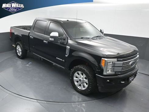 Used 2017 Ford F250 Platinum w/ Platinum Ultimate Package AWD/4WD image 9