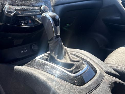 Used 2018 Nissan Rogue SV w/ Premium Package AWD/4WD image 22