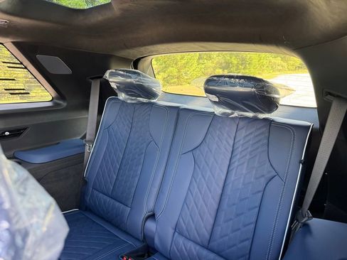 New 2026 Cadillac Vistiq Premium Luxury image 23