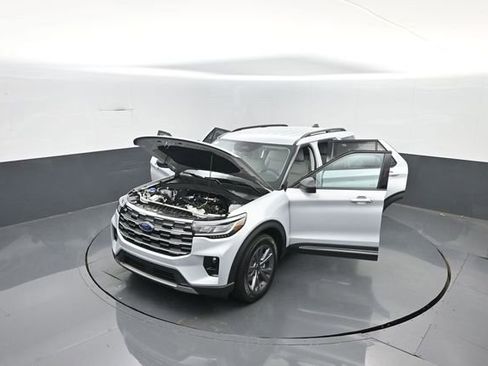 Used 2025 Ford Explorer Active w/ Active Comfort Package AWD/4WD image 41