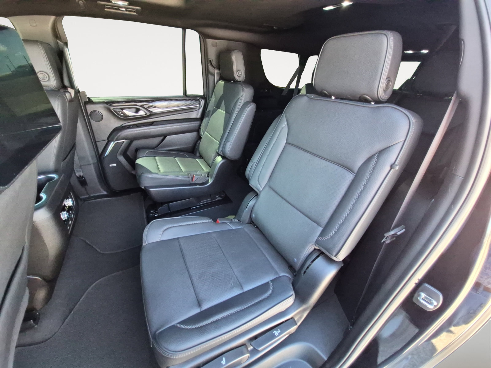 Used 2024 GMC Yukon XL Denali w/ Advanced Technology Package RWD image 23