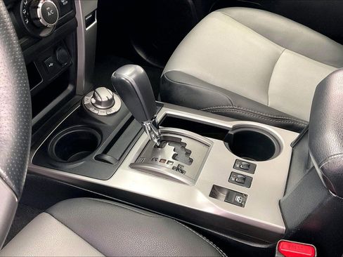 Used 2020 Toyota 4Runner SR5 Premium image 16