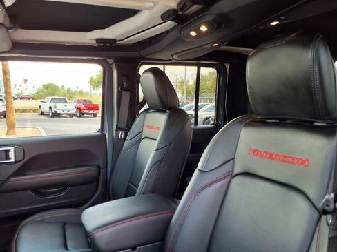 Used 2024 Jeep Gladiator Rubicon w/ Technology Group AWD/4WD image 26