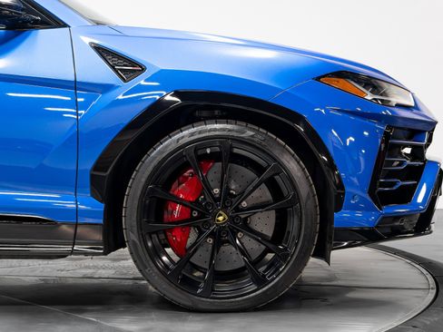Used 2019 Lamborghini Urus image 18