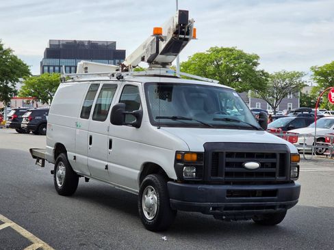 Used 2011 Ford E-350 and Econoline 350 Super Duty RWD image 3