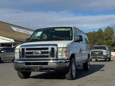 Used 2009 Ford E-350 and Econoline 350 Super Duty Wagon image 3