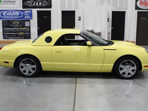 Used 2002 Ford Thunderbird RWD image 17