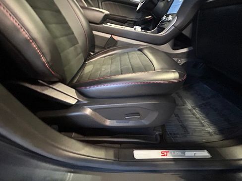 Certified 2023 Ford Edge ST-Line w/ Cargo Accessory Package AWD/4WD image 24