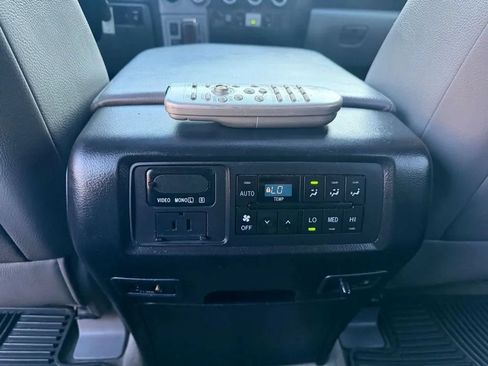 Used 2011 Toyota Sequoia Platinum AWD/4WD image 26