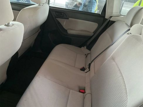 Used 2016 Subaru Forester 2.5i Premium AWD/4WD image 7