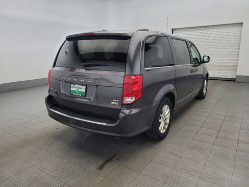 Used 2018 Dodge Grand Caravan SXT image 9