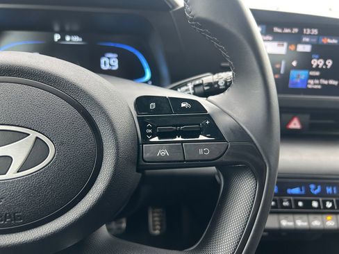 Certified 2025 Hyundai Elantra Sport w/ Cargo Package image 18