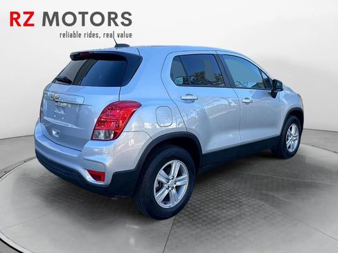 Used 2022 Chevrolet Trax LS w/ Tint and Cruise Package image 5