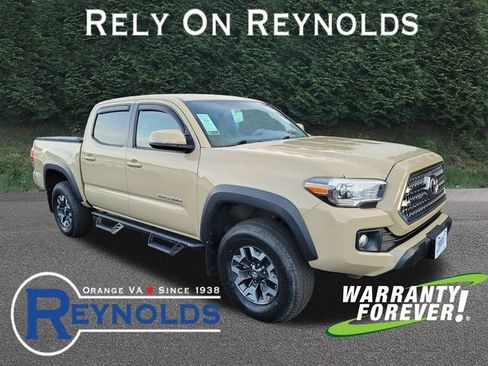 Used 2017 Toyota Tacoma TRD Off-Road image 1