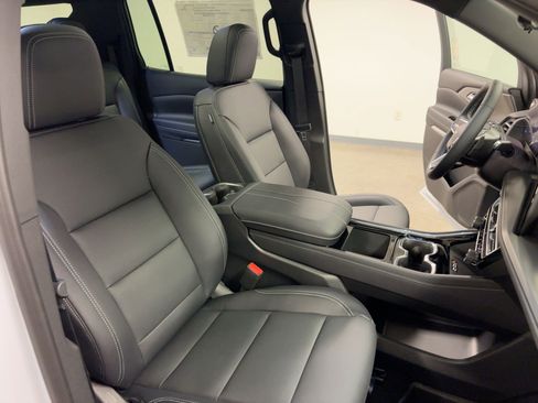 New 2026 Chevrolet Traverse LT w/ Sun and Wheel Package image 31