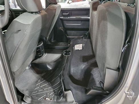 Used 2024 RAM 2500 Tradesman w/ Chrome Appearance Group image 25