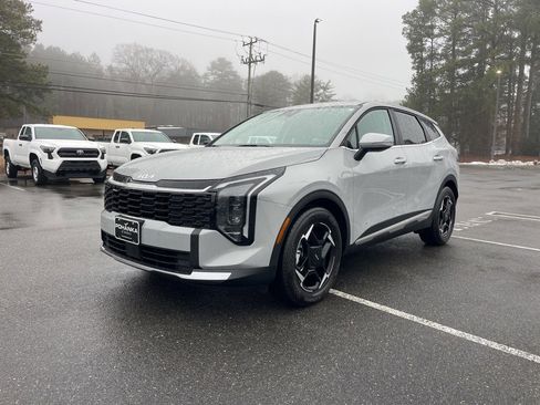 Used 2026 Kia Sportage EX image 2