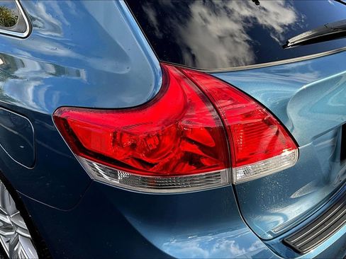 Used 2012 Toyota Venza LE w/ LE Convenience Pkg image 21