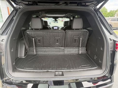 Used 2023 Chevrolet Traverse Premier w/ LPO, Floor Liner Package FWD image 32