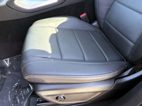 Used 2024 Mercedes-Benz GLS 450 4MATIC image 23