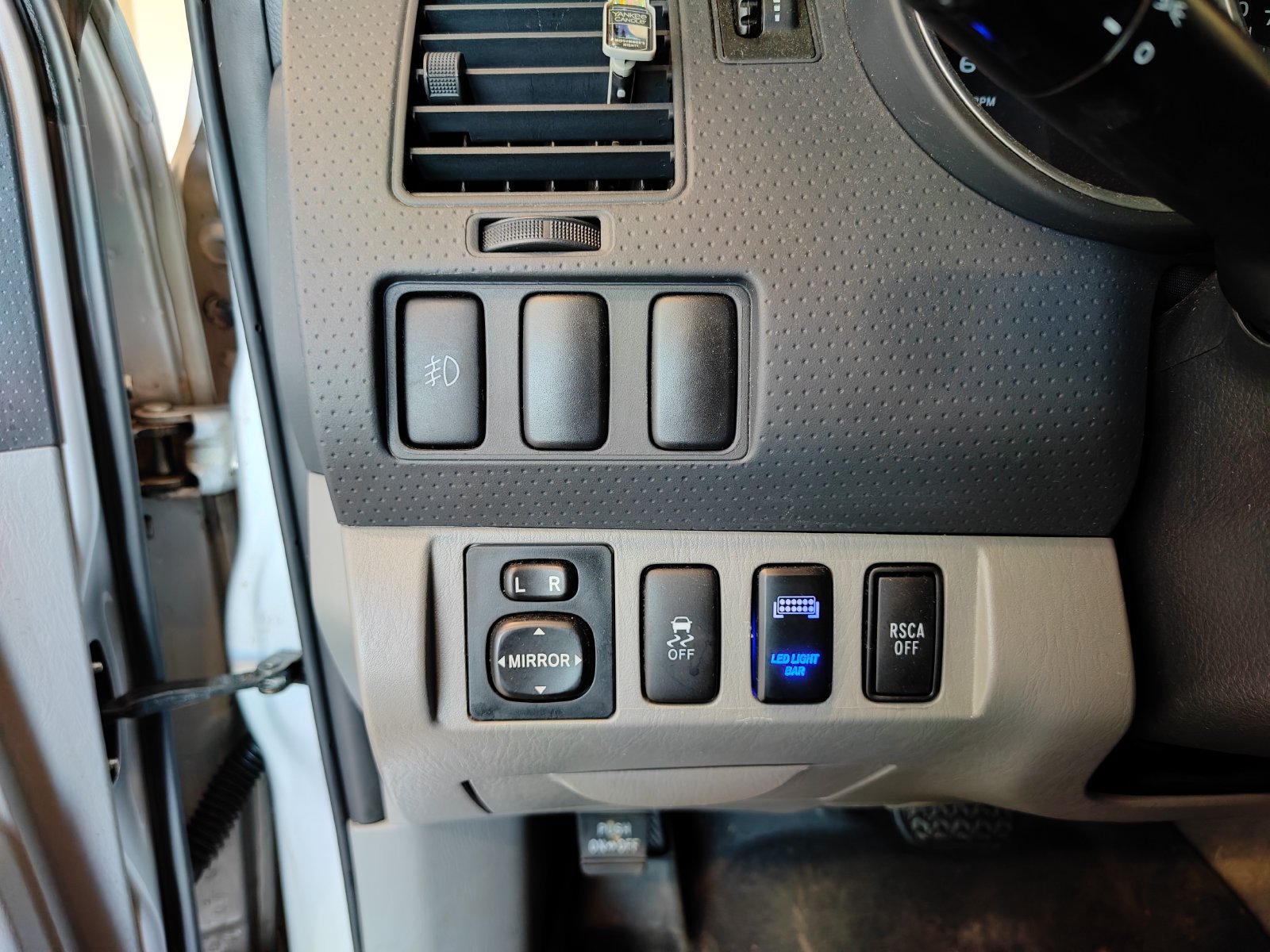 Used 2011 Toyota Tacoma 4x4 Double Cab w/ SR5 Pkg #2 image 10