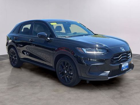 Certified 2025 Honda HR-V Sport image 3