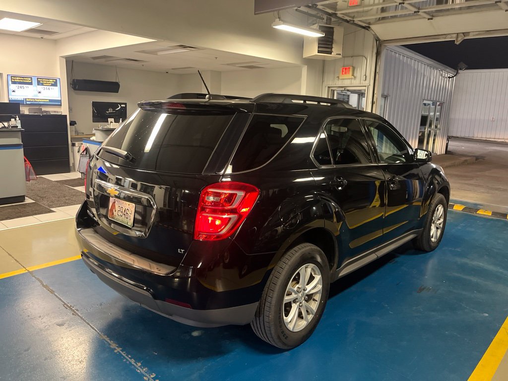Used 2017 Chevrolet Equinox LT w/ Convenience Package AWD/4WD image 3