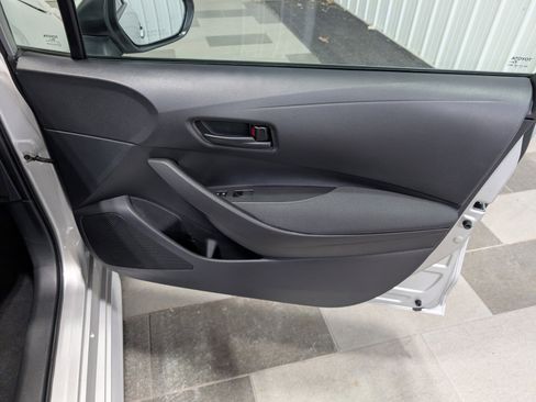 Used 2025 Toyota Corolla LE image 26