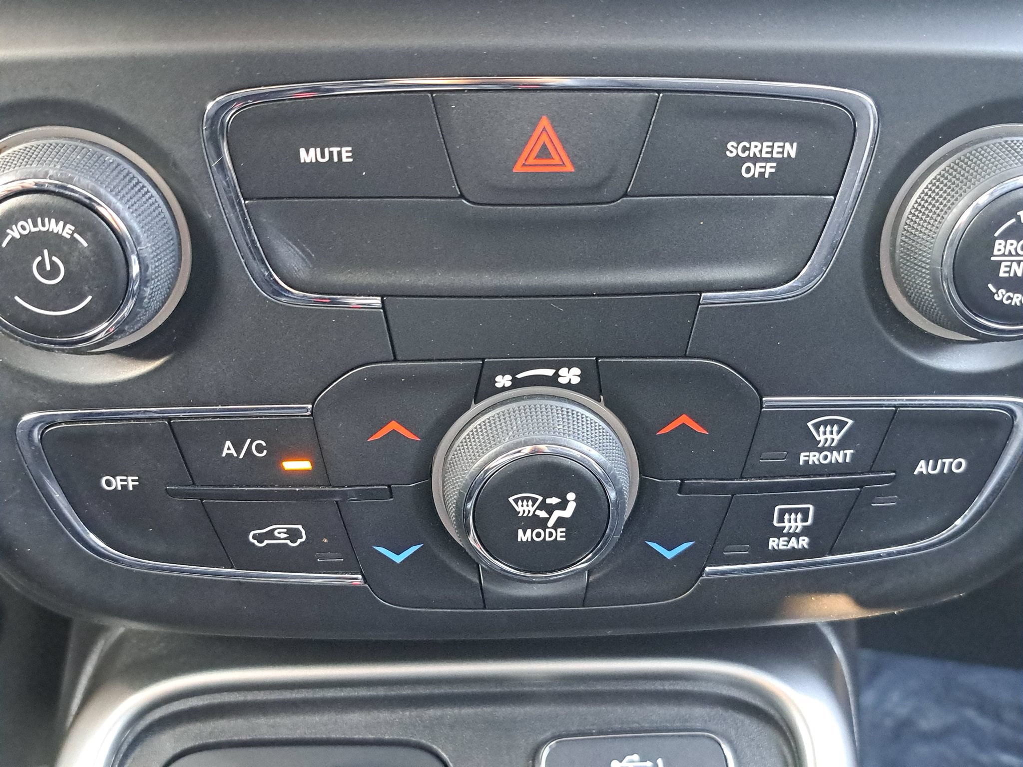 Used 2021 Jeep Compass Latitude w/ Convenience Group AWD/4WD image 22