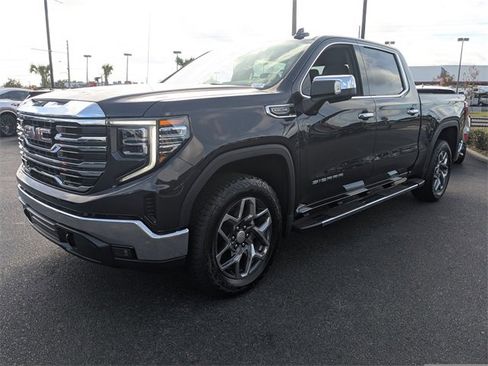 New 2026 GMC Sierra 1500 SLT image 8