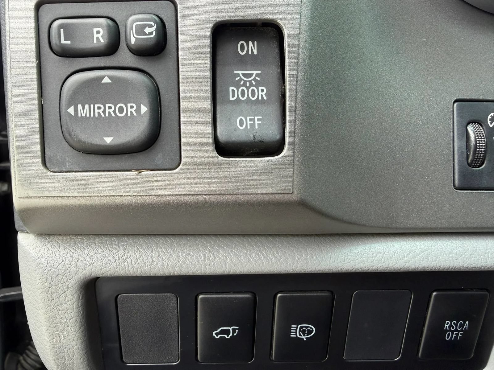 Used 2014 Toyota Sequoia Limited AWD/4WD image 14