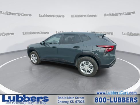 Used 2026 Chevrolet Trax LS FWD image 6