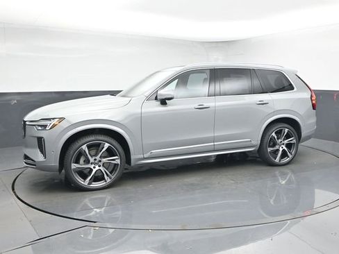 New 2026 Volvo XC90 B5 Plus w/ Protection Package Premier image 4