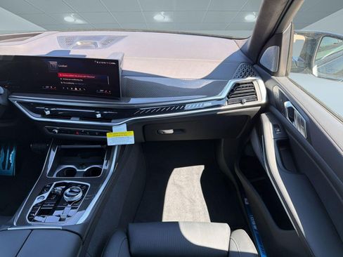 New 2026 BMW X7 M60i image 28