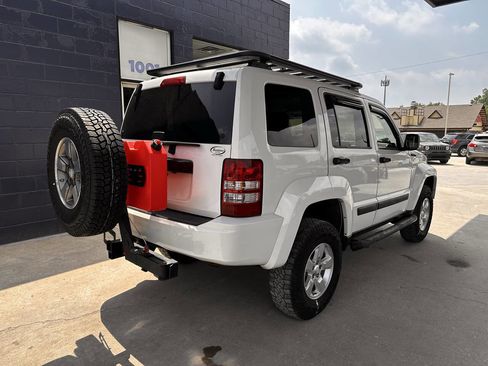Used 2009 Jeep Liberty Sport w/ Popular Equipment Group AWD/4WD image 8