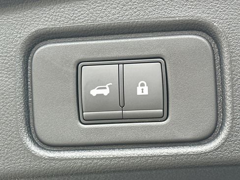 New 2025 Nissan Pathfinder SV w/ SV Premium Package image 20