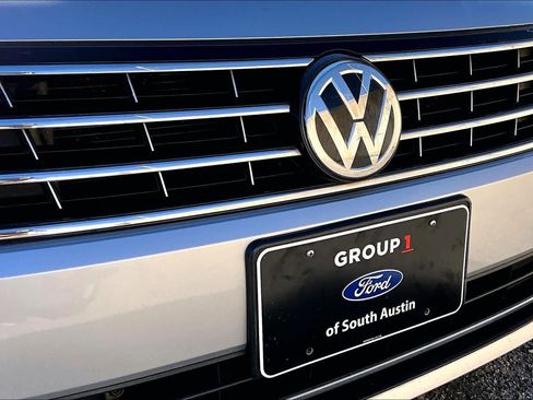 Used 2018 Volkswagen Passat 2.0T SE image 29